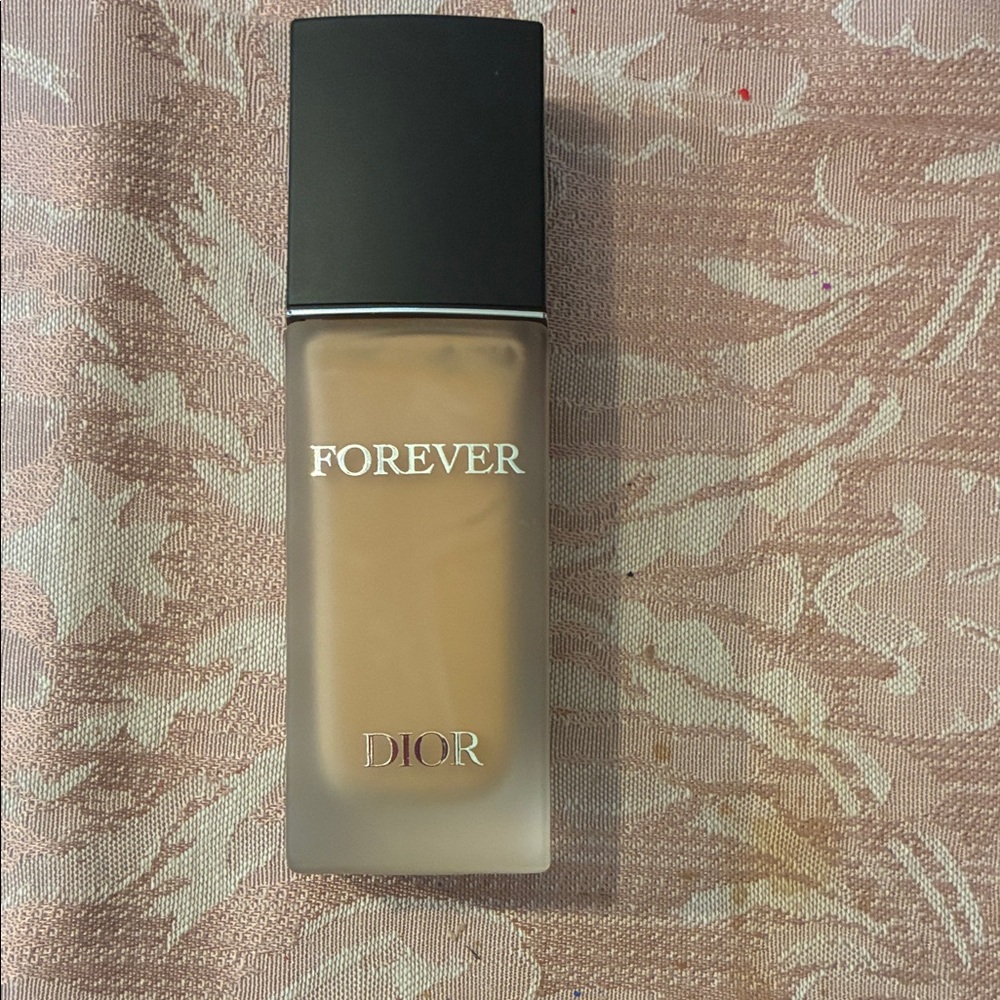 Dior Forever Liquid Foundation 3 CR new without box